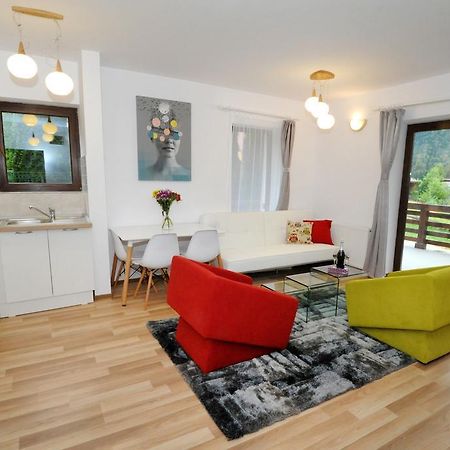 Yael Luxury Apartments 1 Busteni Bagian luar foto