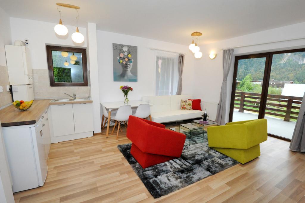 Yael Luxury Apartments 1 Busteni Bagian luar foto