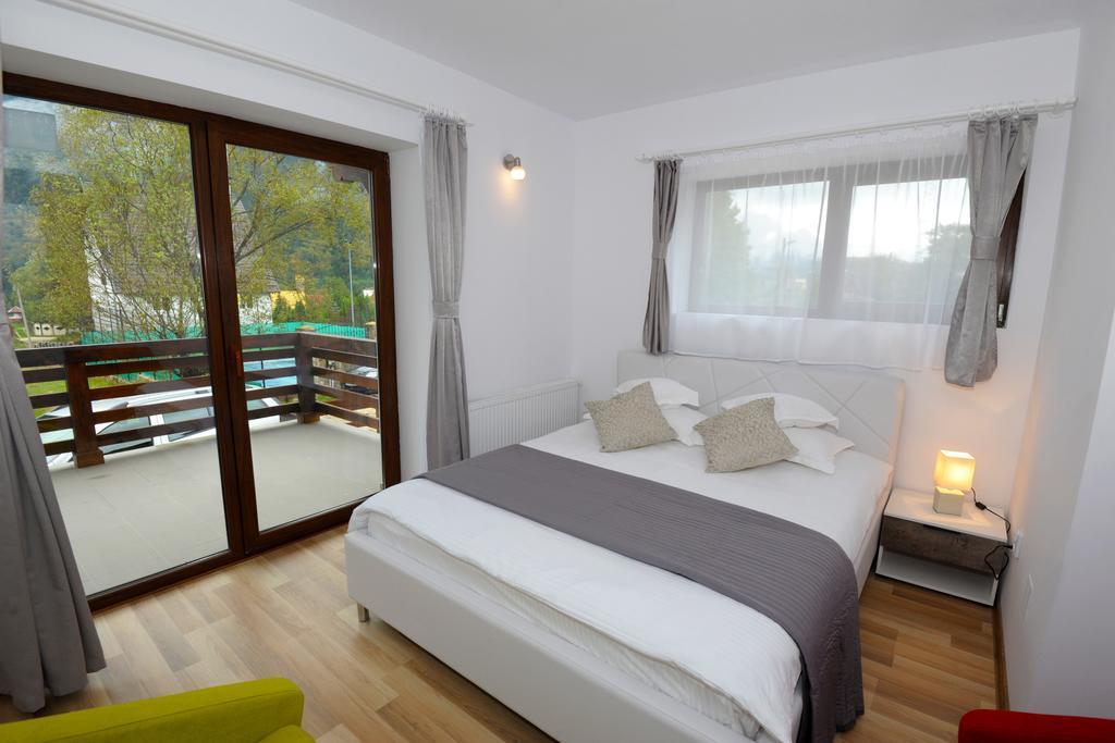 Yael Luxury Apartments 1 Busteni Bagian luar foto
